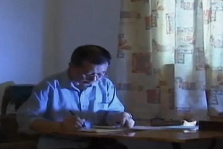 整理母亲遗物意外发现的秘密